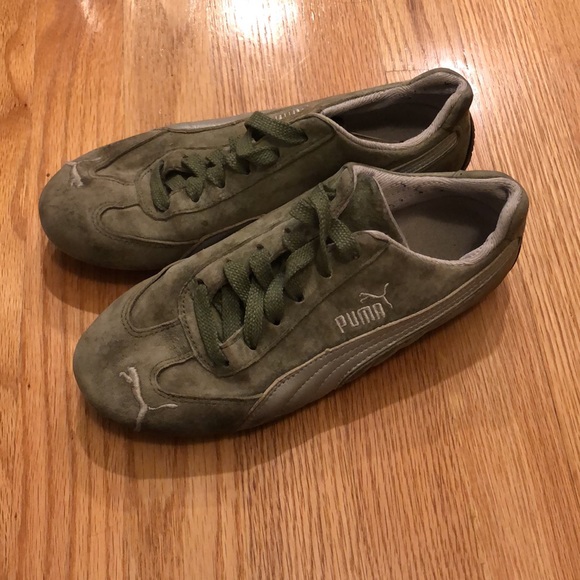 Woman’s Sz 7 Puma Speedcat Racing Shoes in Sage Green and Silver - Picture 5 of 14